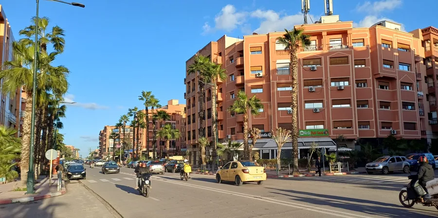 Užíváme slunce a relativního tepla....v červené Marrakechi